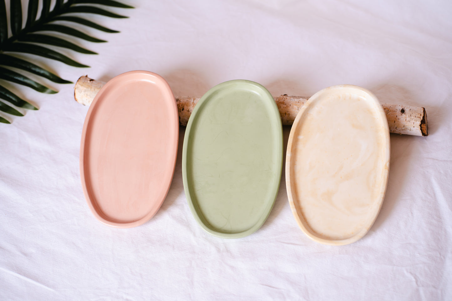 Tavă ceramică – design modern, realizată manual