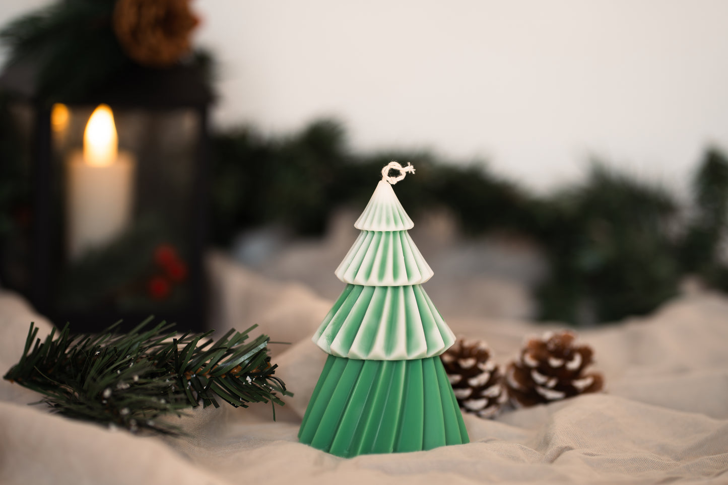 Lumânare parfumată brad de Crăciun – din ceară naturală de soia