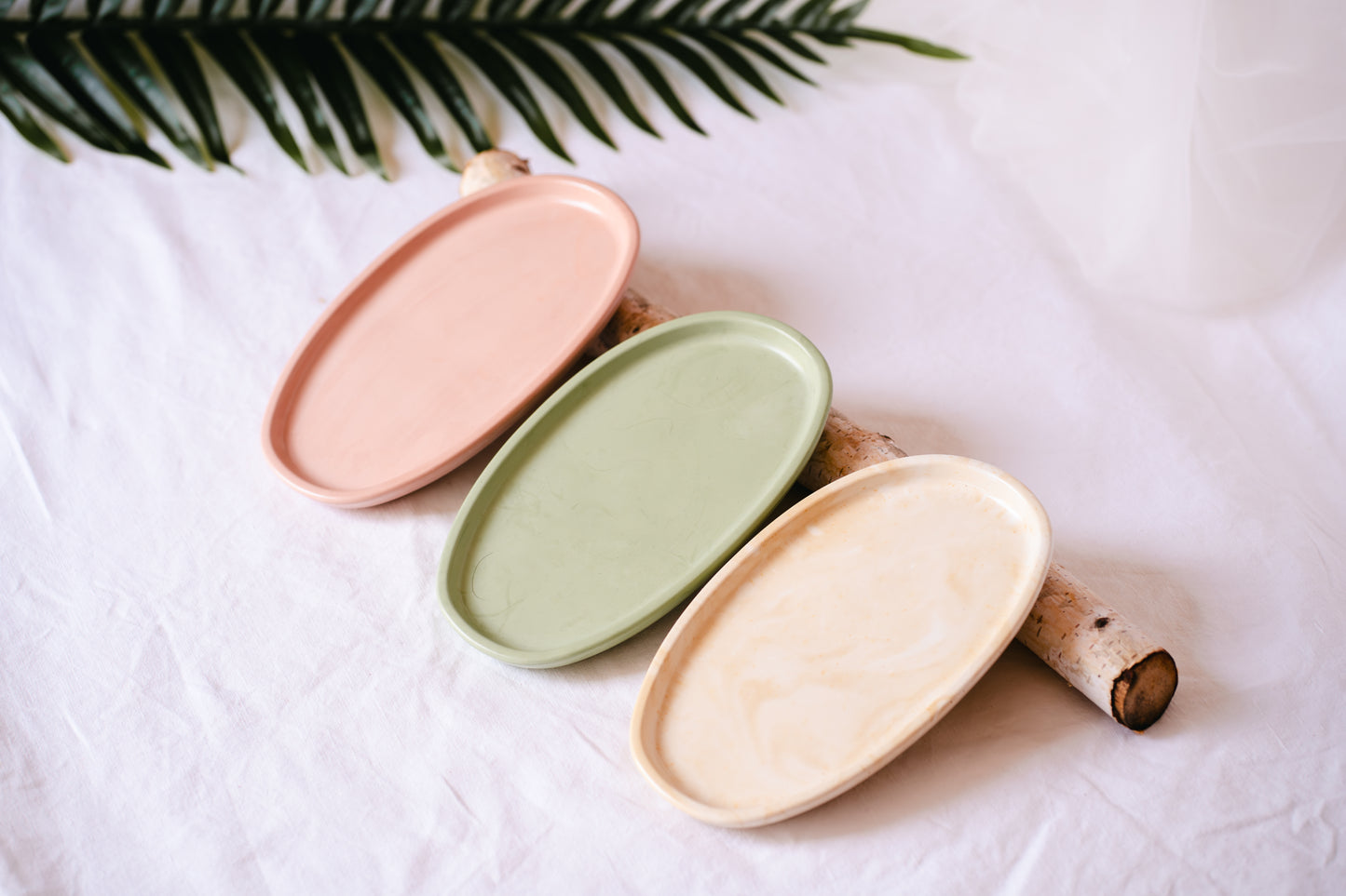 Tavă ceramică – design modern, realizată manual