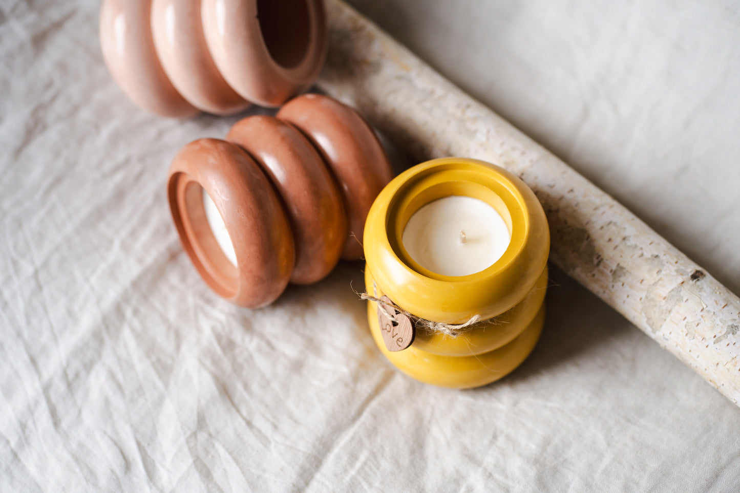 Lumânare parfumată din ceară de soia – recipient ceramic