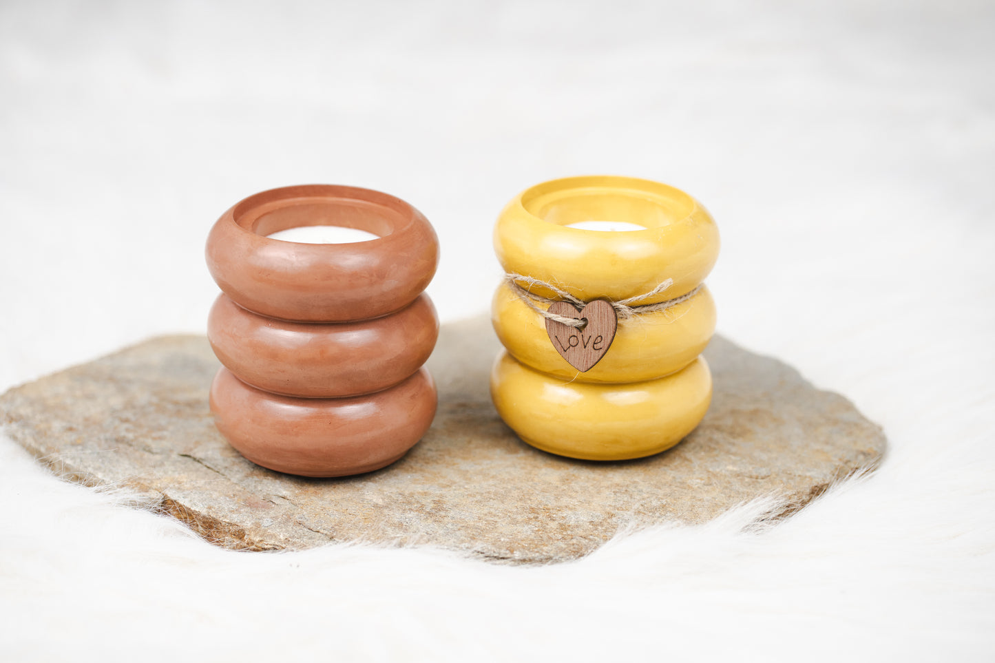 Lumânare parfumată din ceară de soia – recipient ceramic handmade, design minimalist