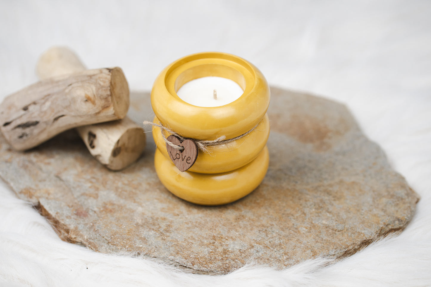 Lumânare parfumată din ceară de soia – recipient ceramic handmade, design minimalist