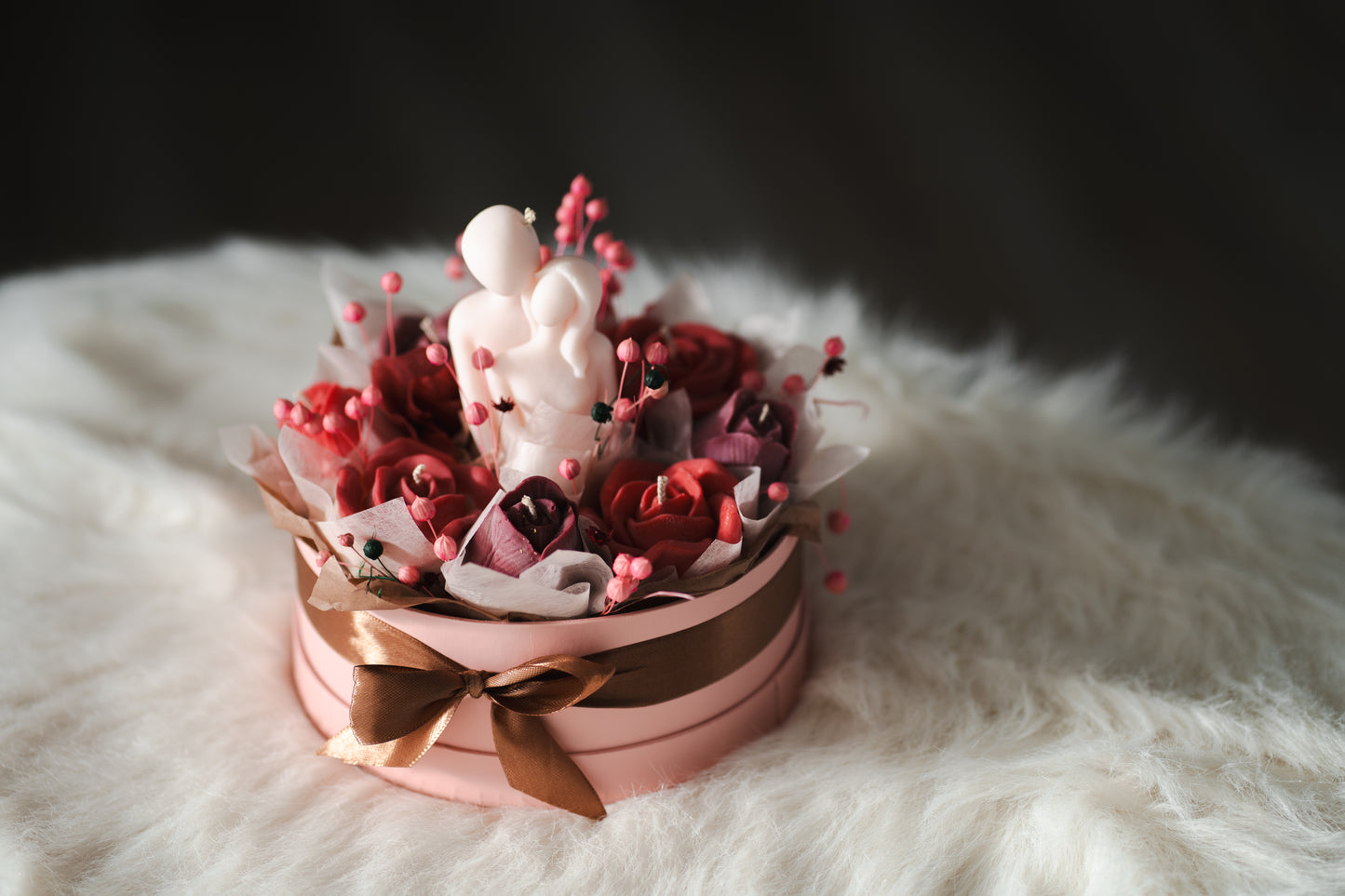 Buchet de flori în cutie cu lumânări parfumate handmade