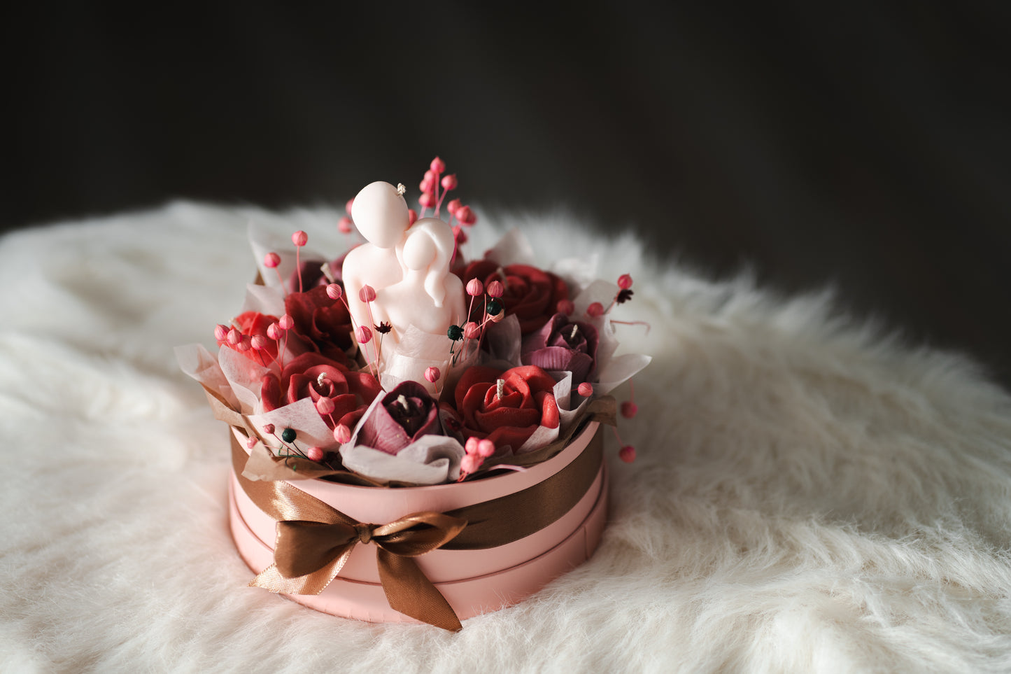 Buchet de flori în cutie cu lumânări parfumate handmade