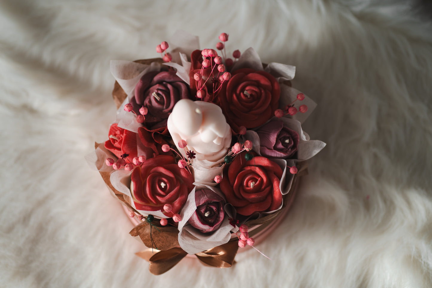 Buchet de flori în cutie cu lumânări parfumate handmade