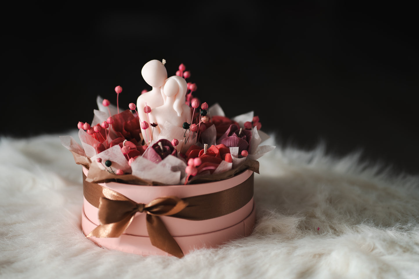 Buchet de flori în cutie cu lumânări parfumate handmade