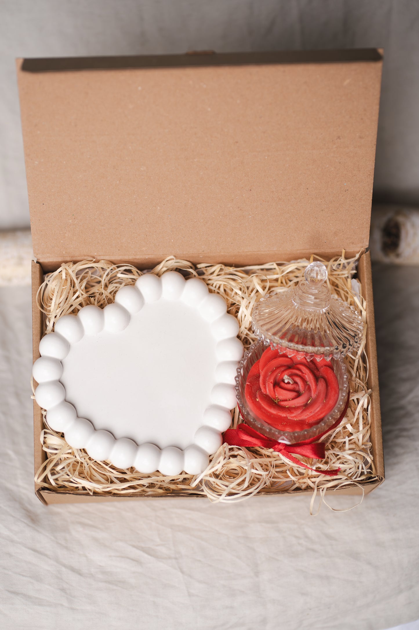 Set cadou – tavă ceramică și lumânare din ceară de soia
