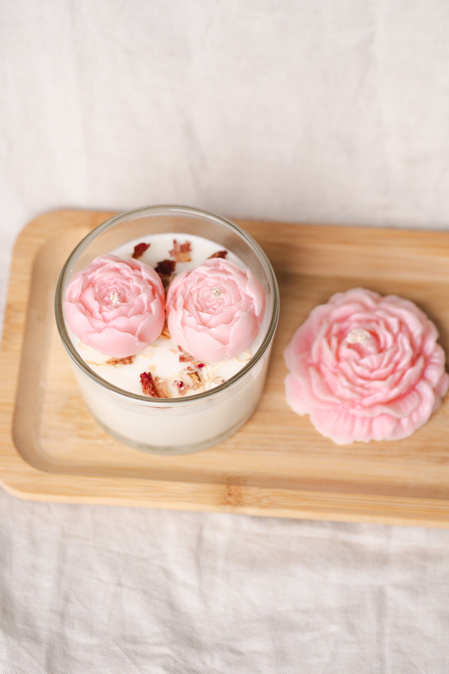 Lumânare parfumată din ceară de soia – în pahar de sticlă