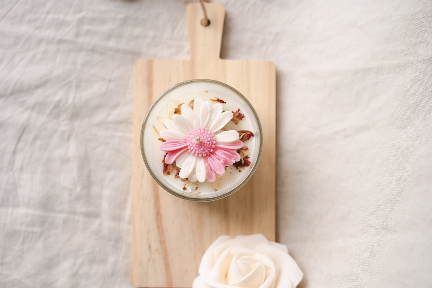 Lumânare parfumată din ceară de soia – în pahar de sticlă