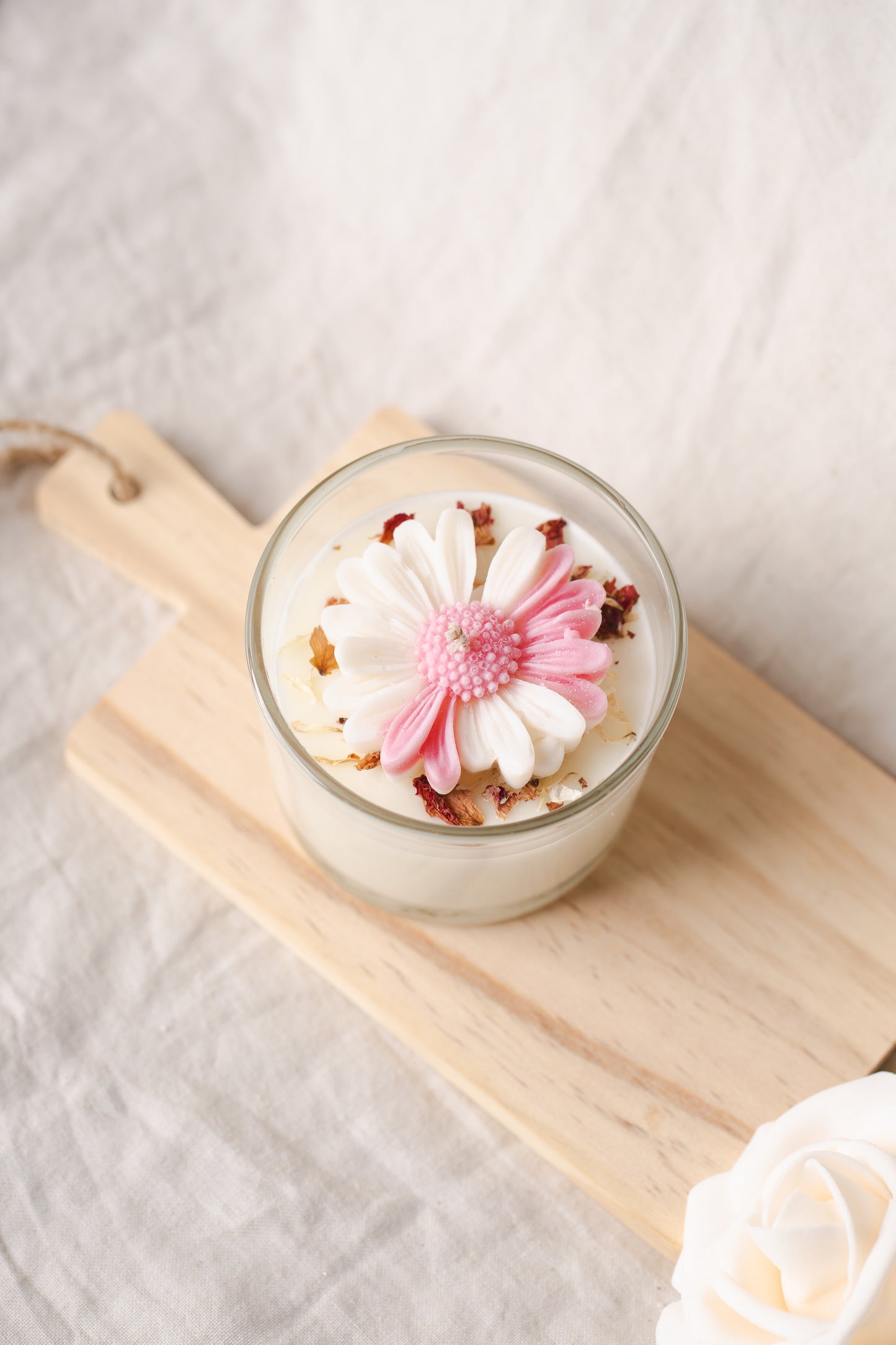 Lumânare parfumată din ceară de soia – în pahar de sticlă