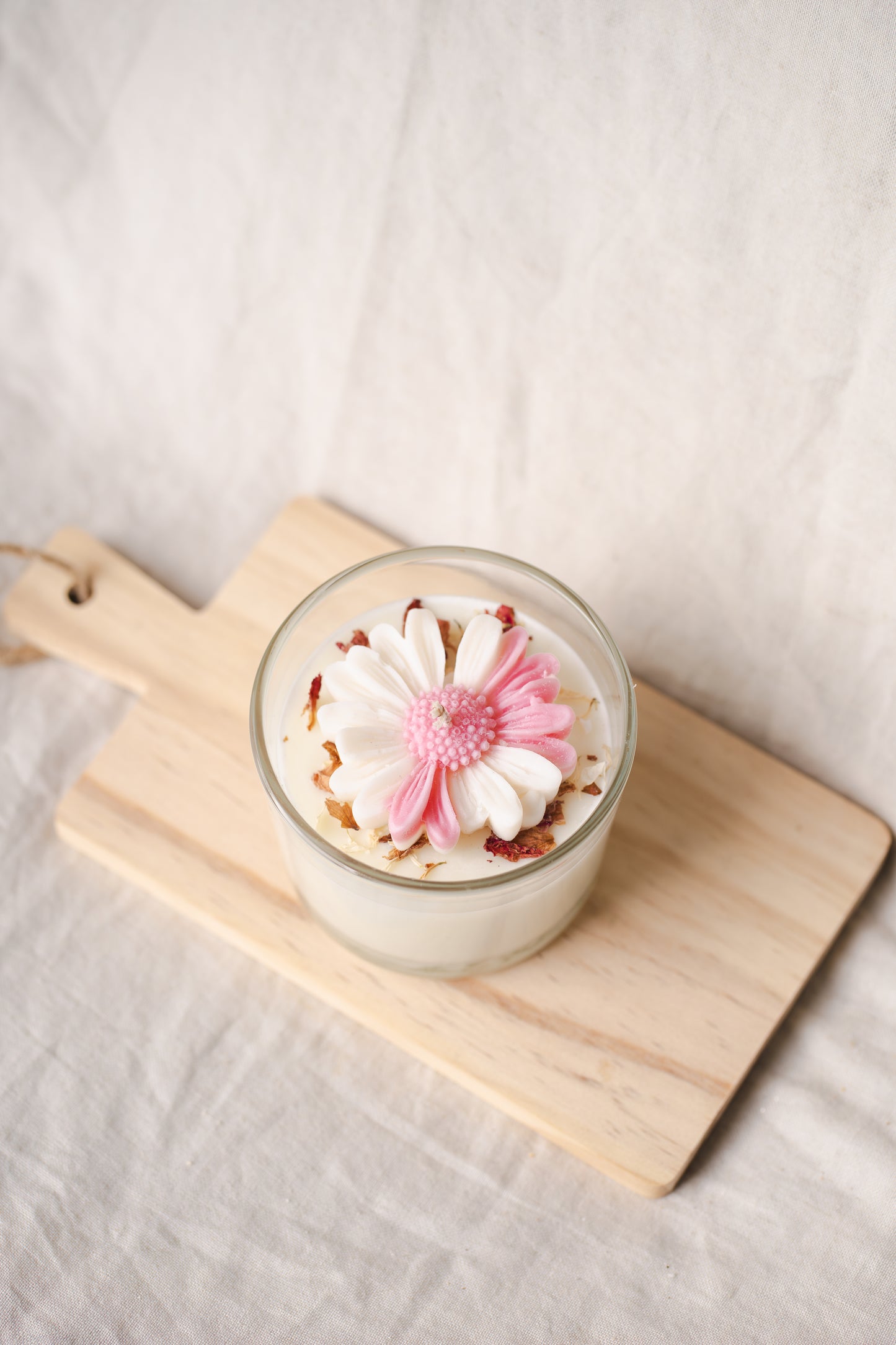 Lumânare parfumată din ceară de soia – în pahar de sticlă