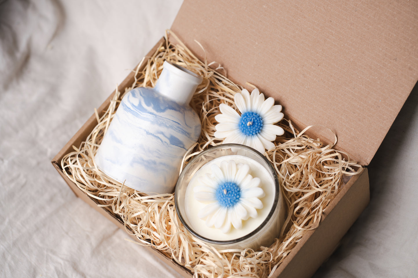 Set cadou handmade – vază ceramică și lumânare parfumată