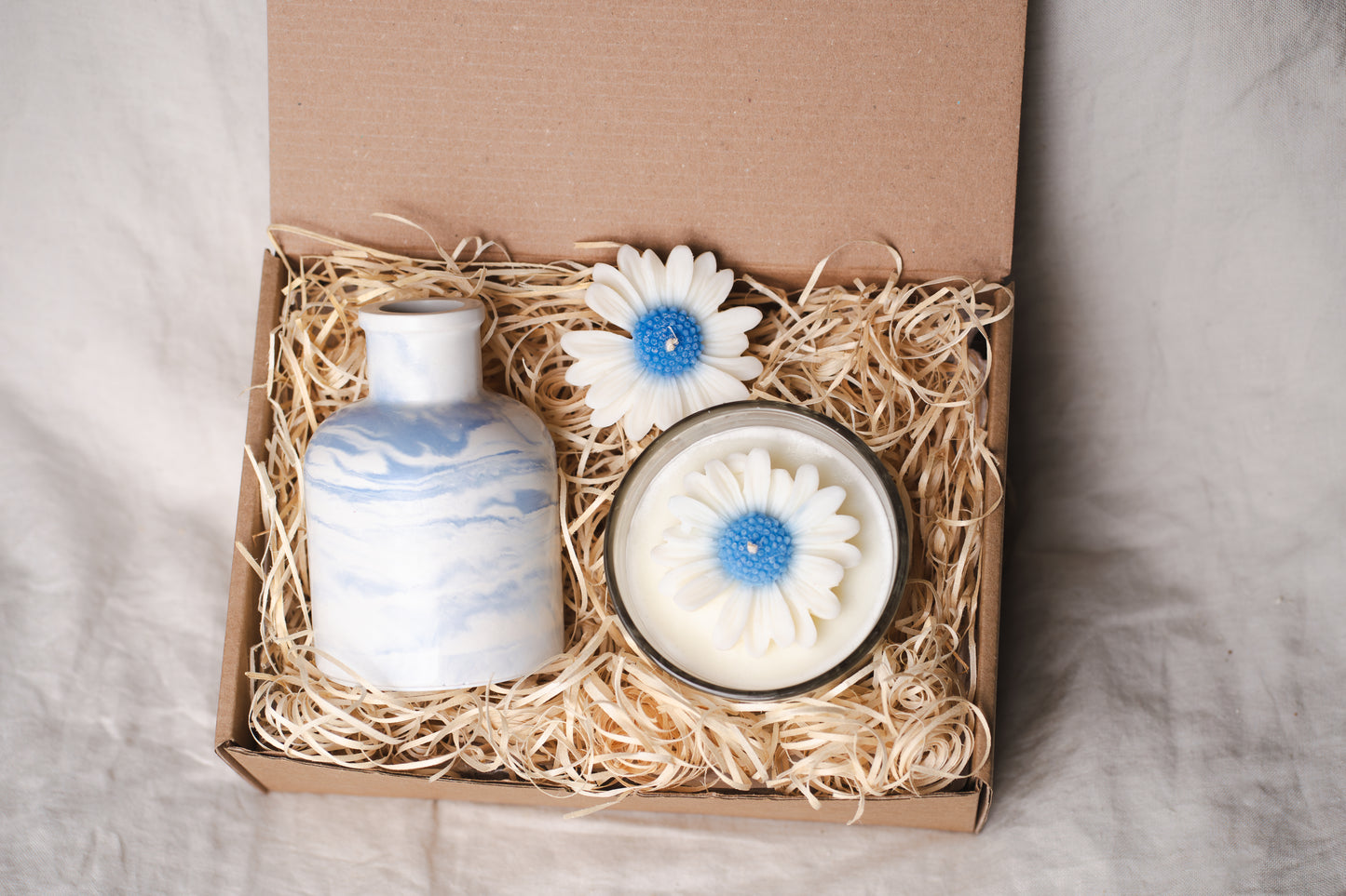 Set cadou handmade – vază ceramică și lumânare parfumată