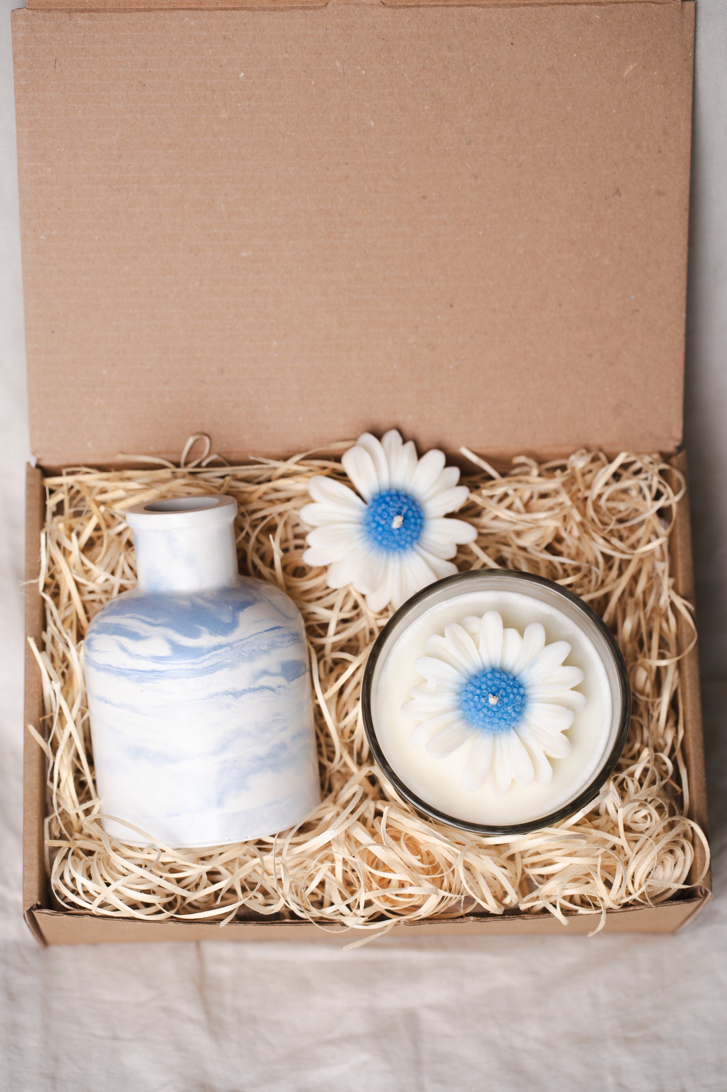 Set cadou handmade – vază ceramică și lumânare parfumată