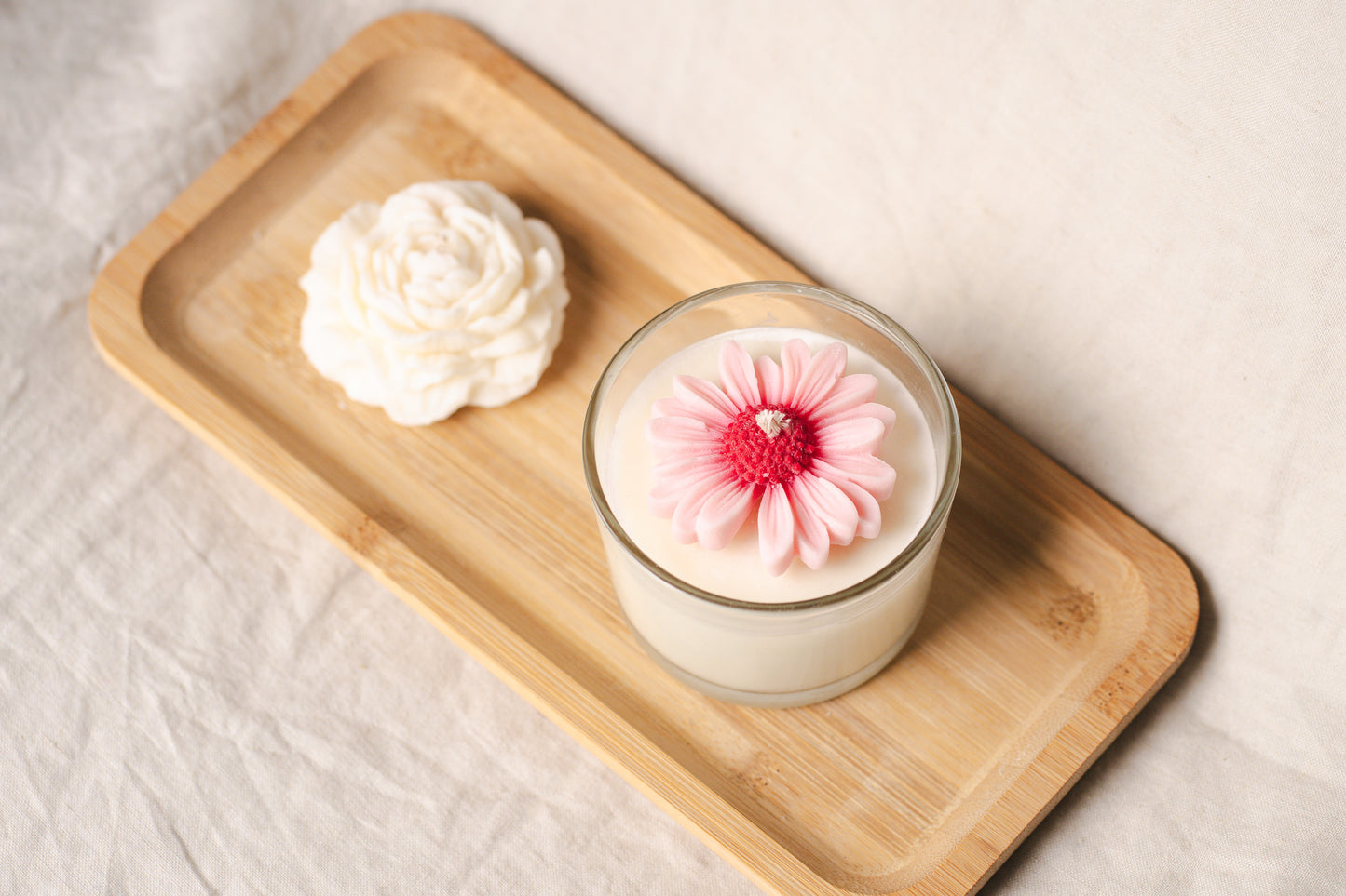 Lumânare parfumată din ceară de soia – în pahar de sticlă