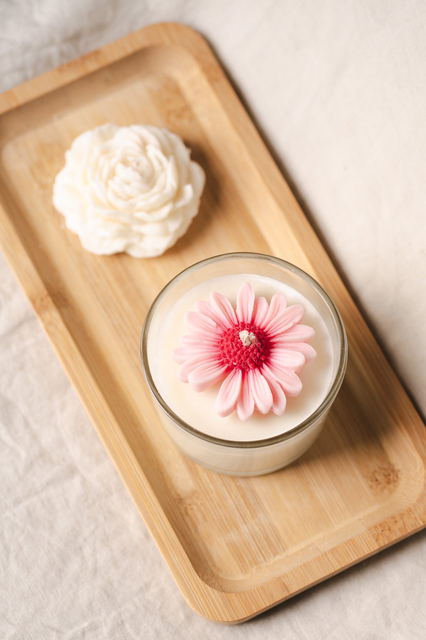 Lumânare parfumată din ceară de soia – în pahar de sticlă