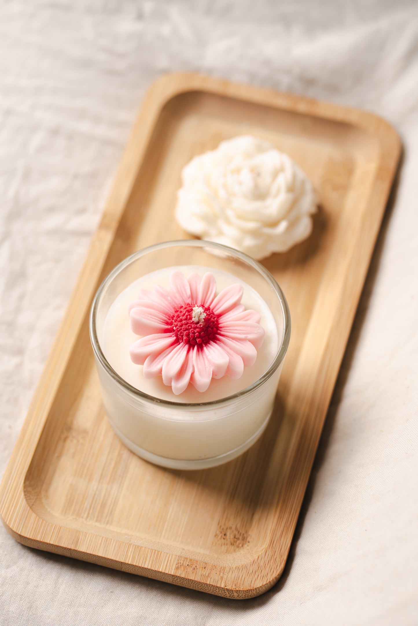 Lumânare parfumată din ceară de soia – în pahar de sticlă