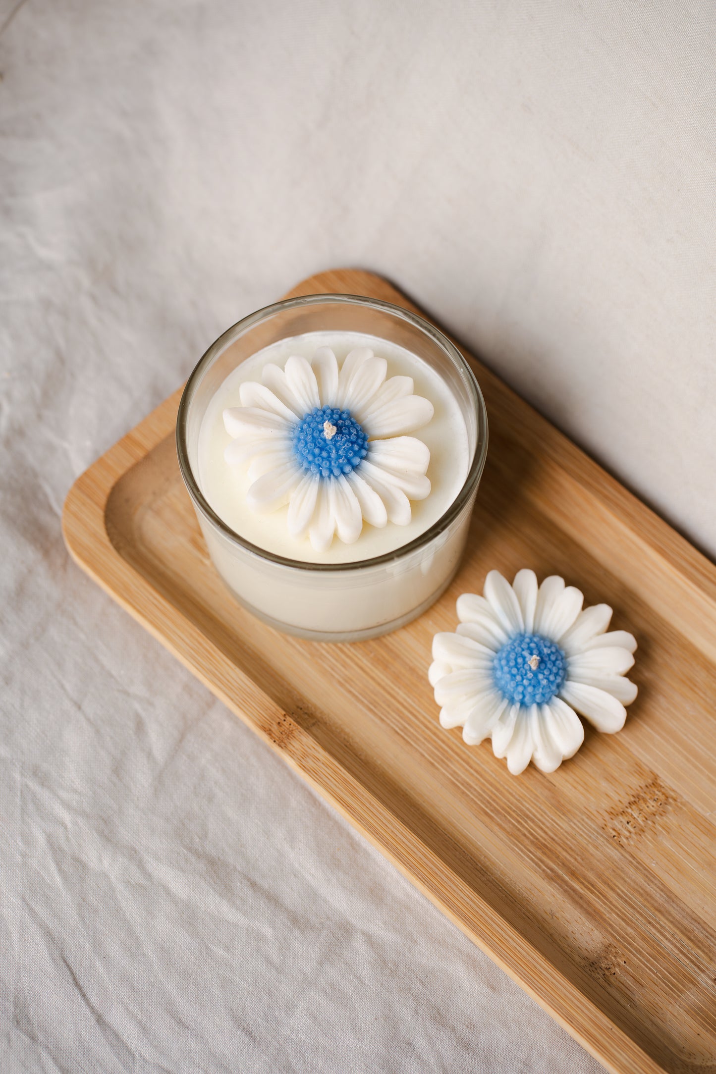 Lumânare parfumată din ceară de soia – în pahar de sticlă