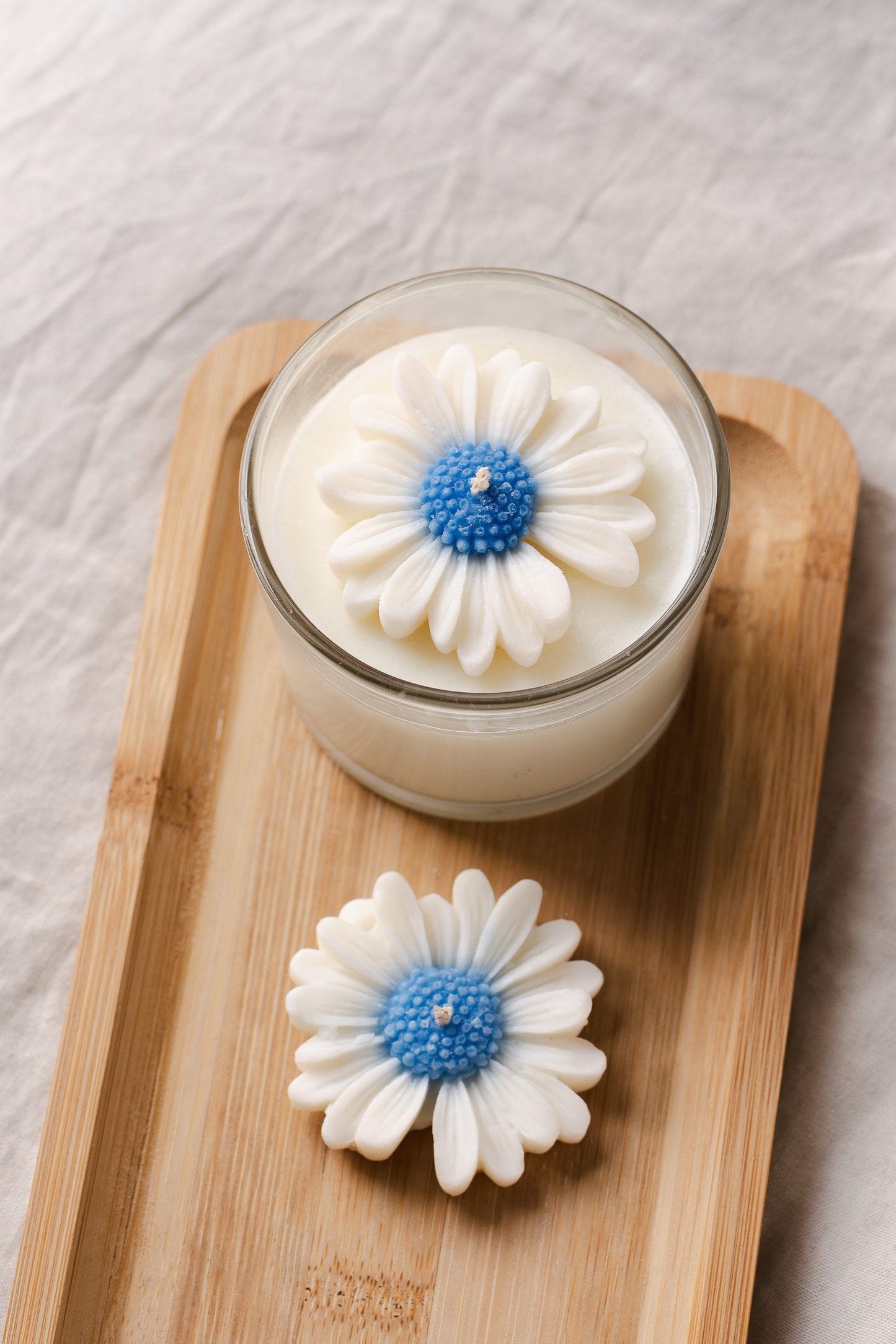 Lumânare parfumată din ceară de soia – în pahar de sticlă