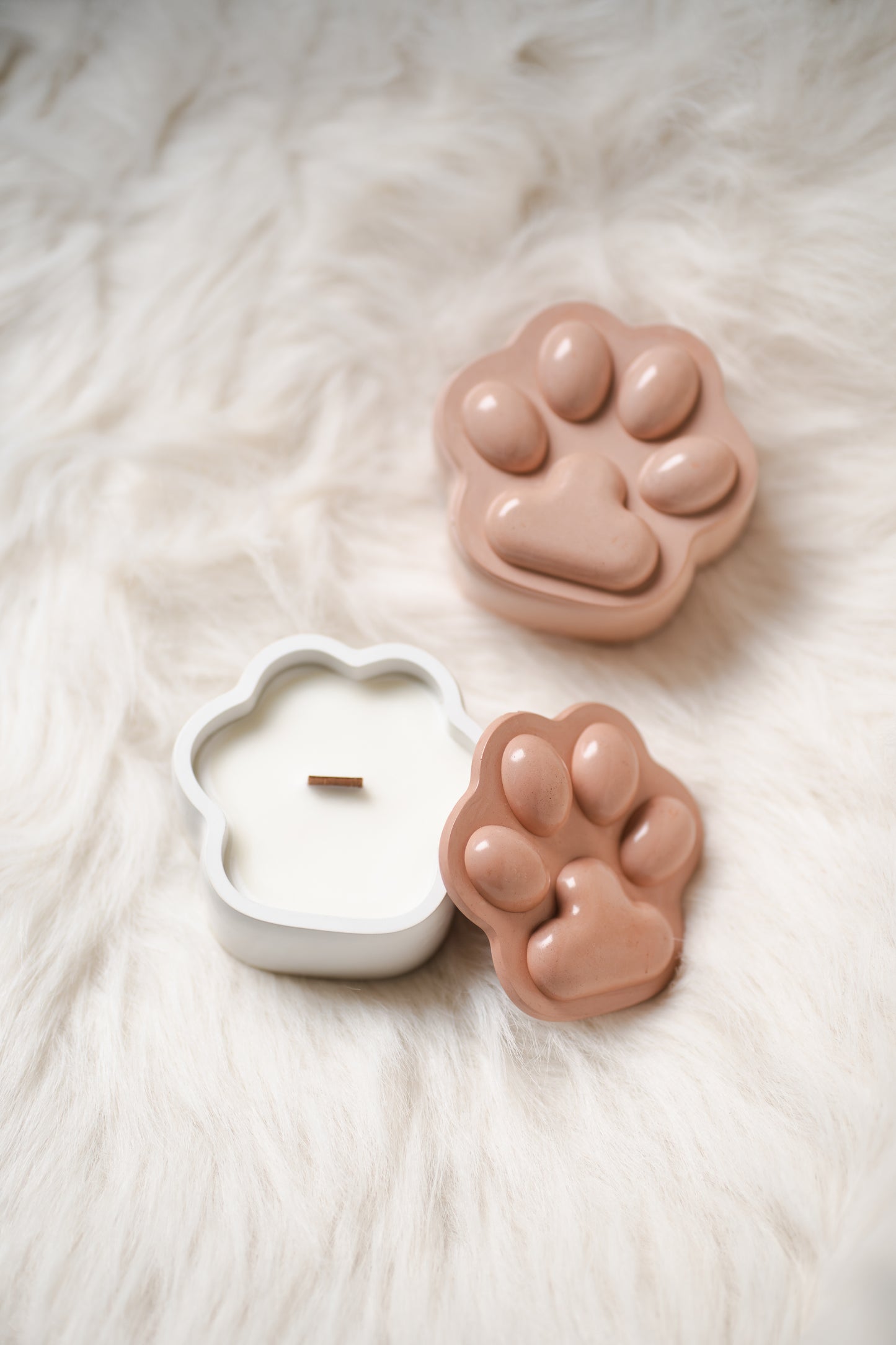 Lumânare parfumată din ceară de soia – ideală pentru iubitorii de animale