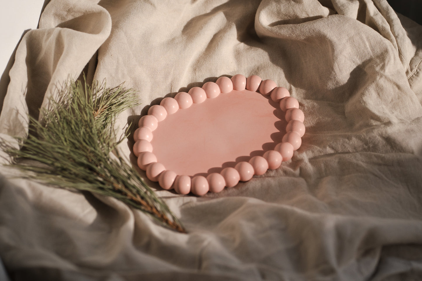 Tavă ceramică – design modern, realizată manual