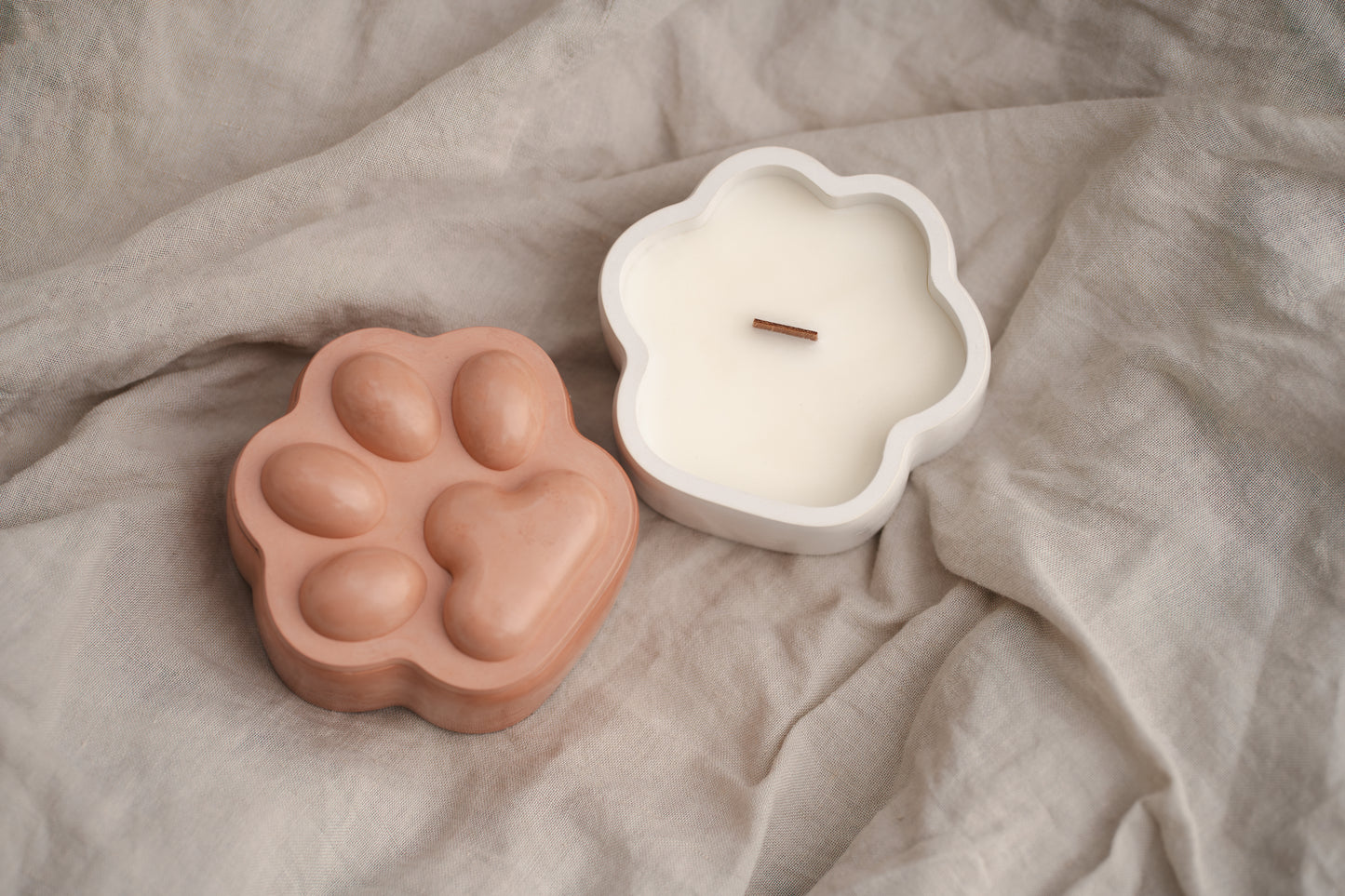 Lumânare parfumată din ceară de soia – ideală pentru iubitorii de animale