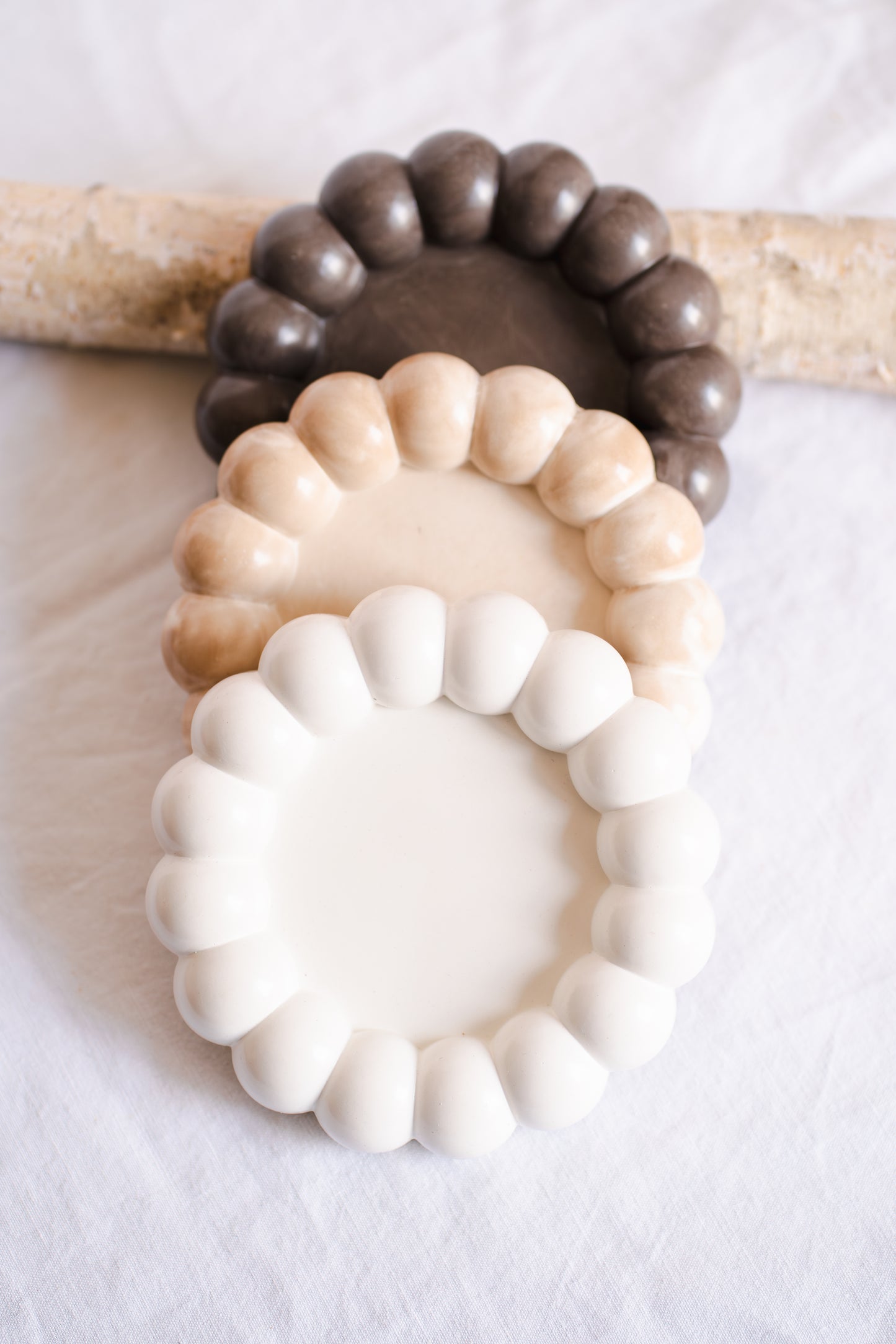 Tavă ceramică – design modern, realizată manual