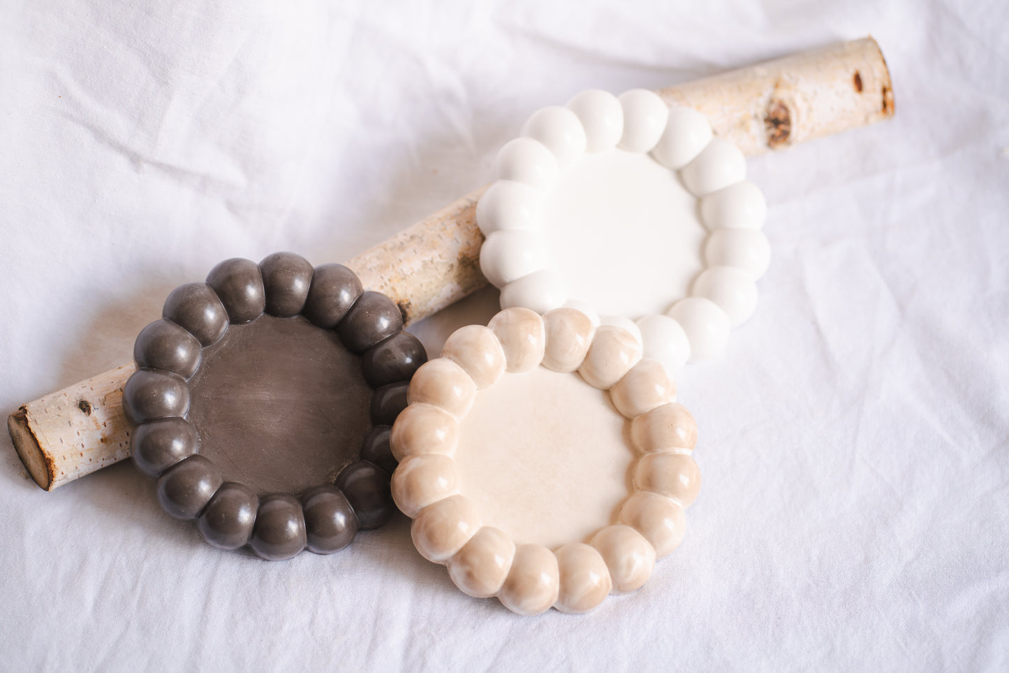 Tavă ceramică – design modern, realizată manual