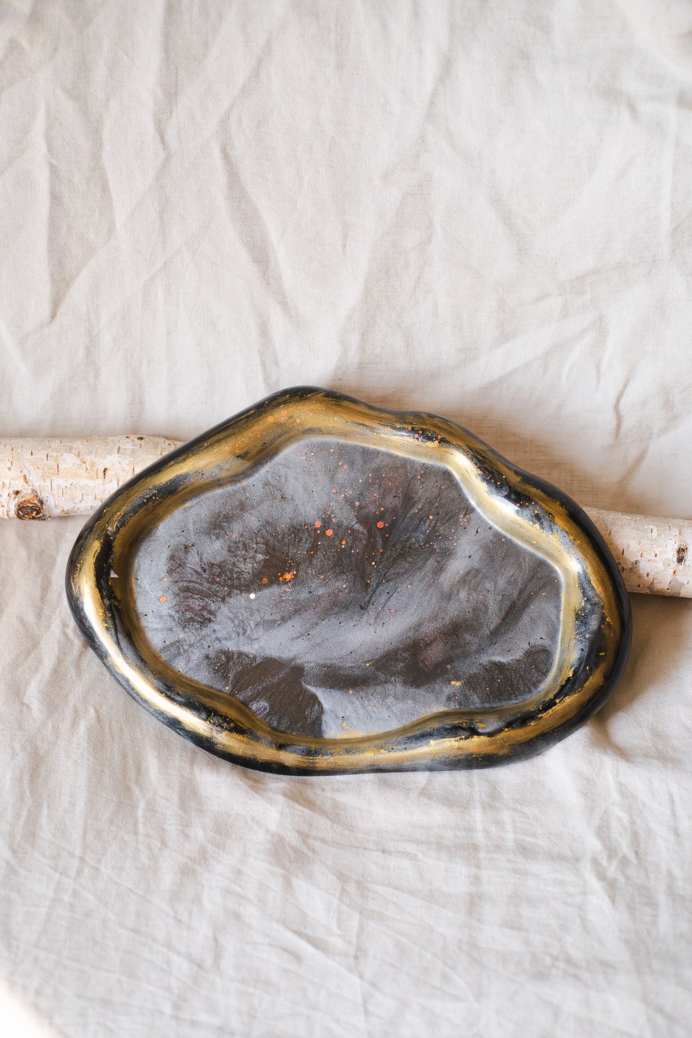 Tavă decorativă din rășină epoxidică - cadou unicat