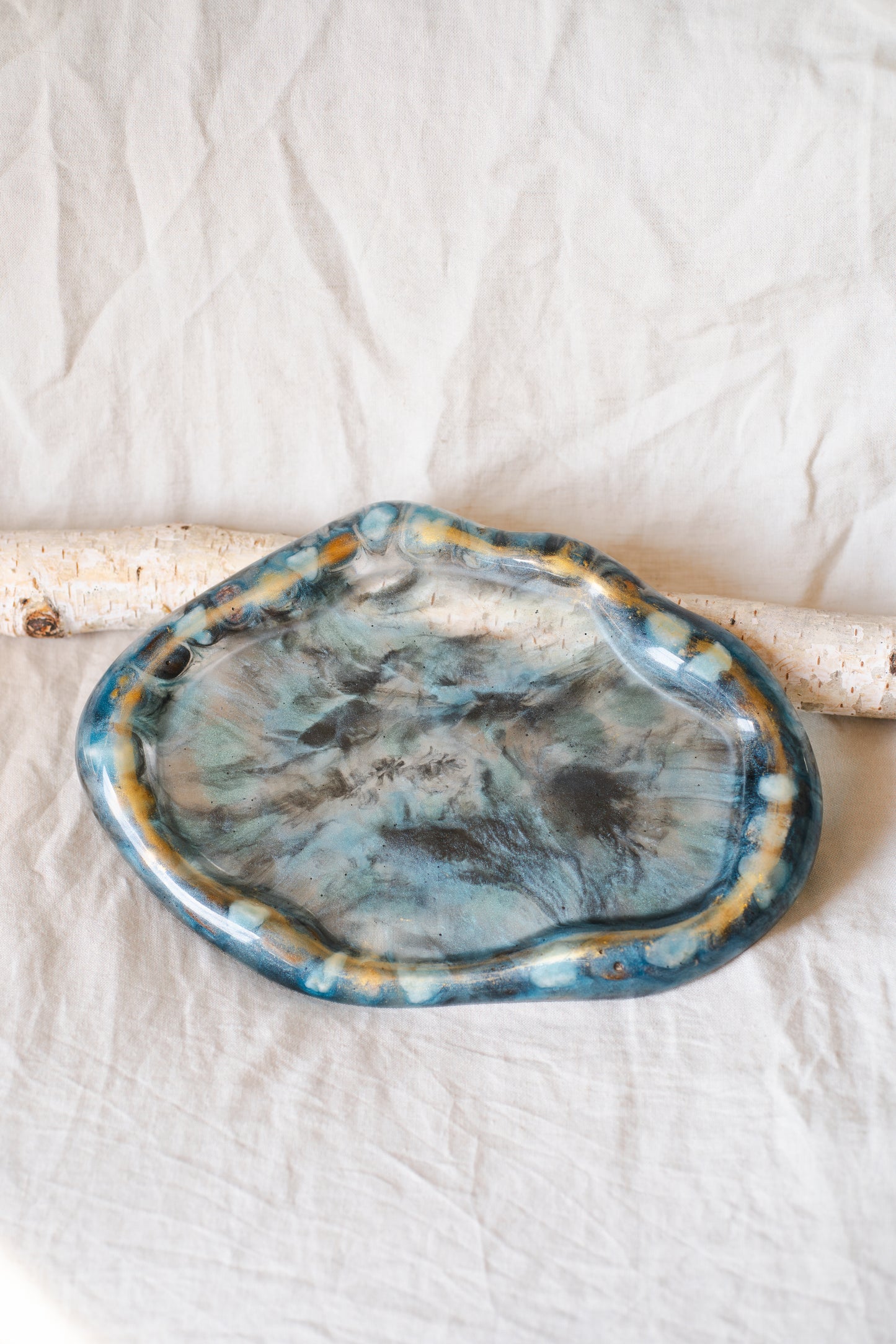 Tavă decorativă din rășină epoxidică - cadou unicat